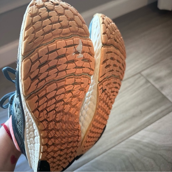 New Balance Women's Blue and Pink Running Shoes - Picture 8 of 11